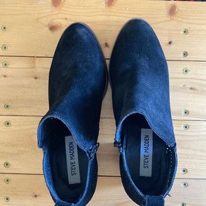 Steve Madden ankle bootie size 7.5 in black